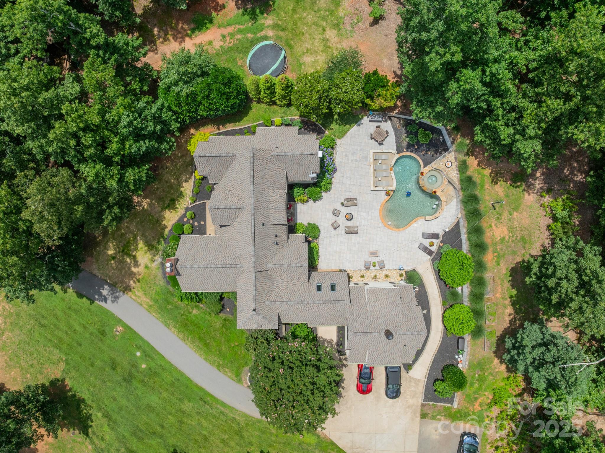3587 Ridgetop Road