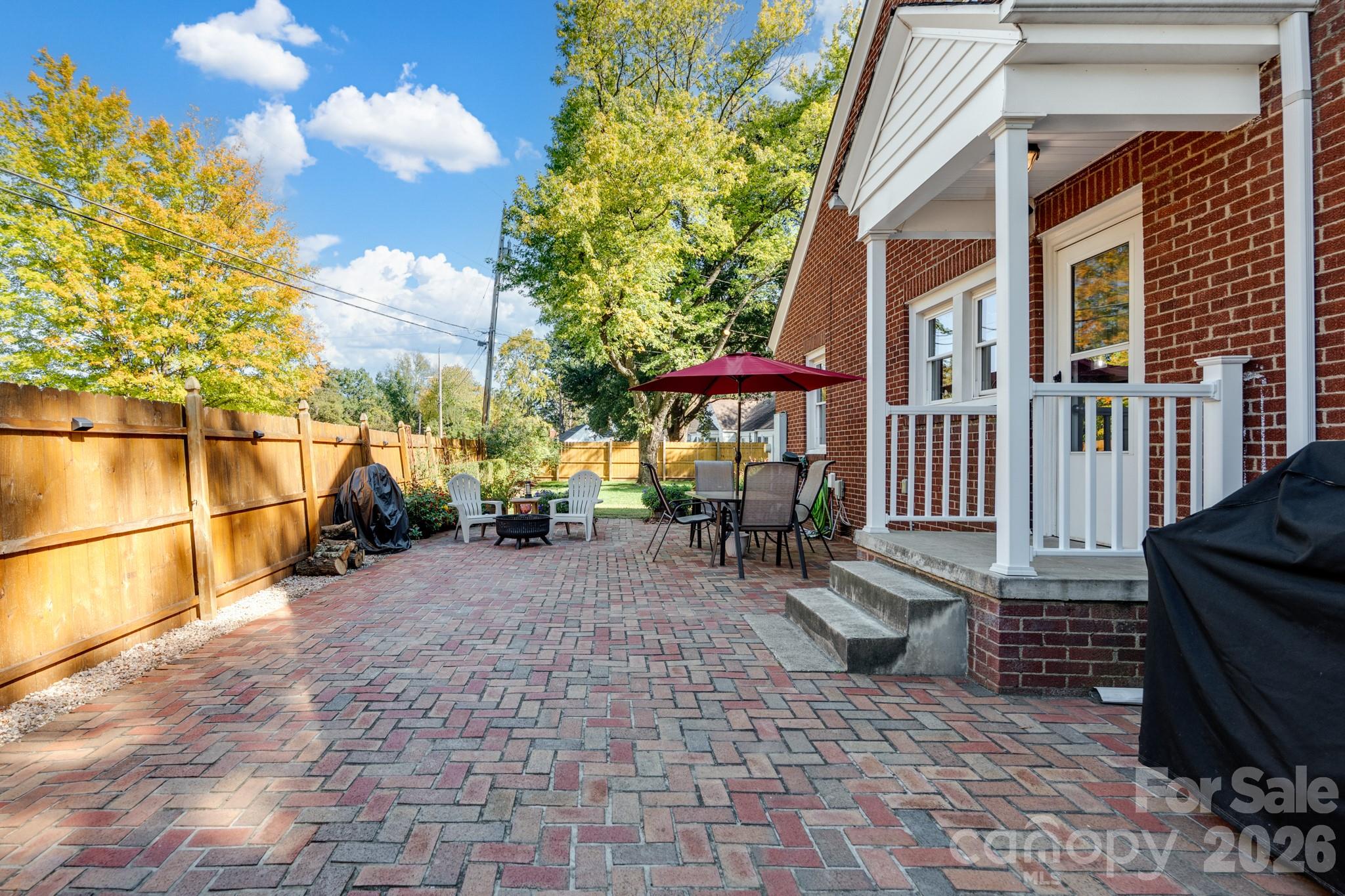 736 Arbor Street NE