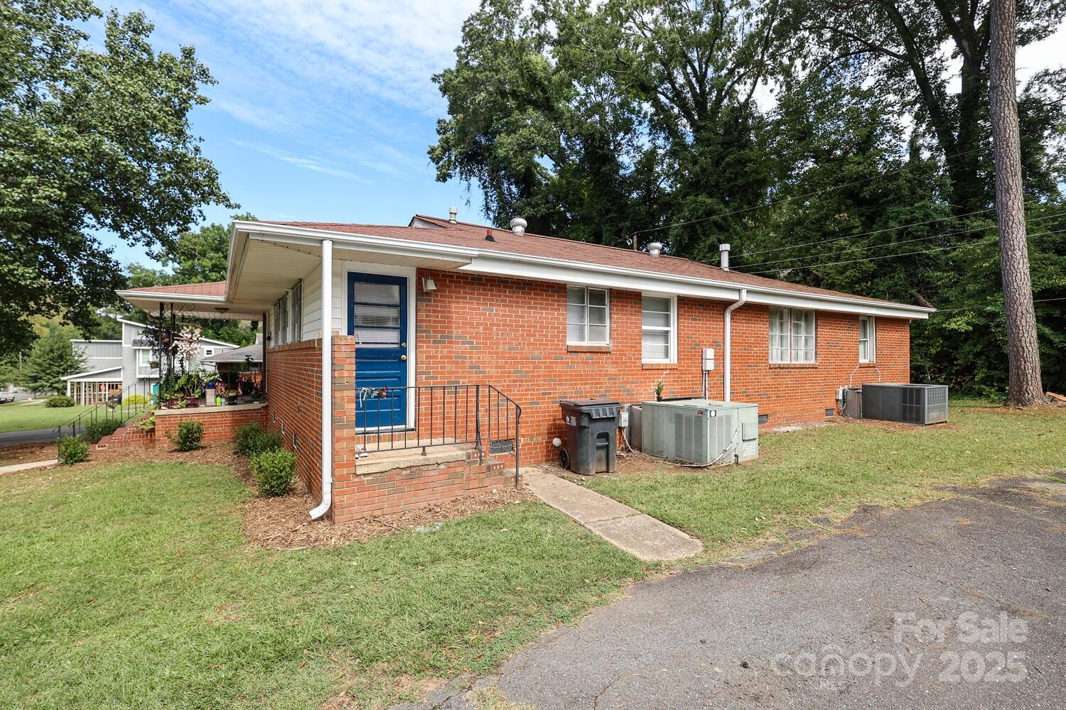 1424 Wembley Drive