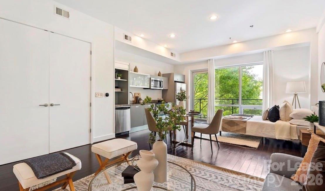 1133 Metropolitan Avenue 203