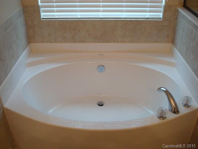 Hamilton Lakes - Residential Lease