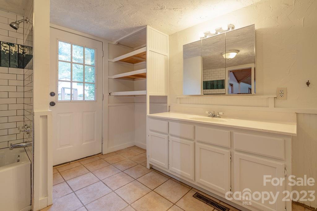 Broadview Acres - Residential