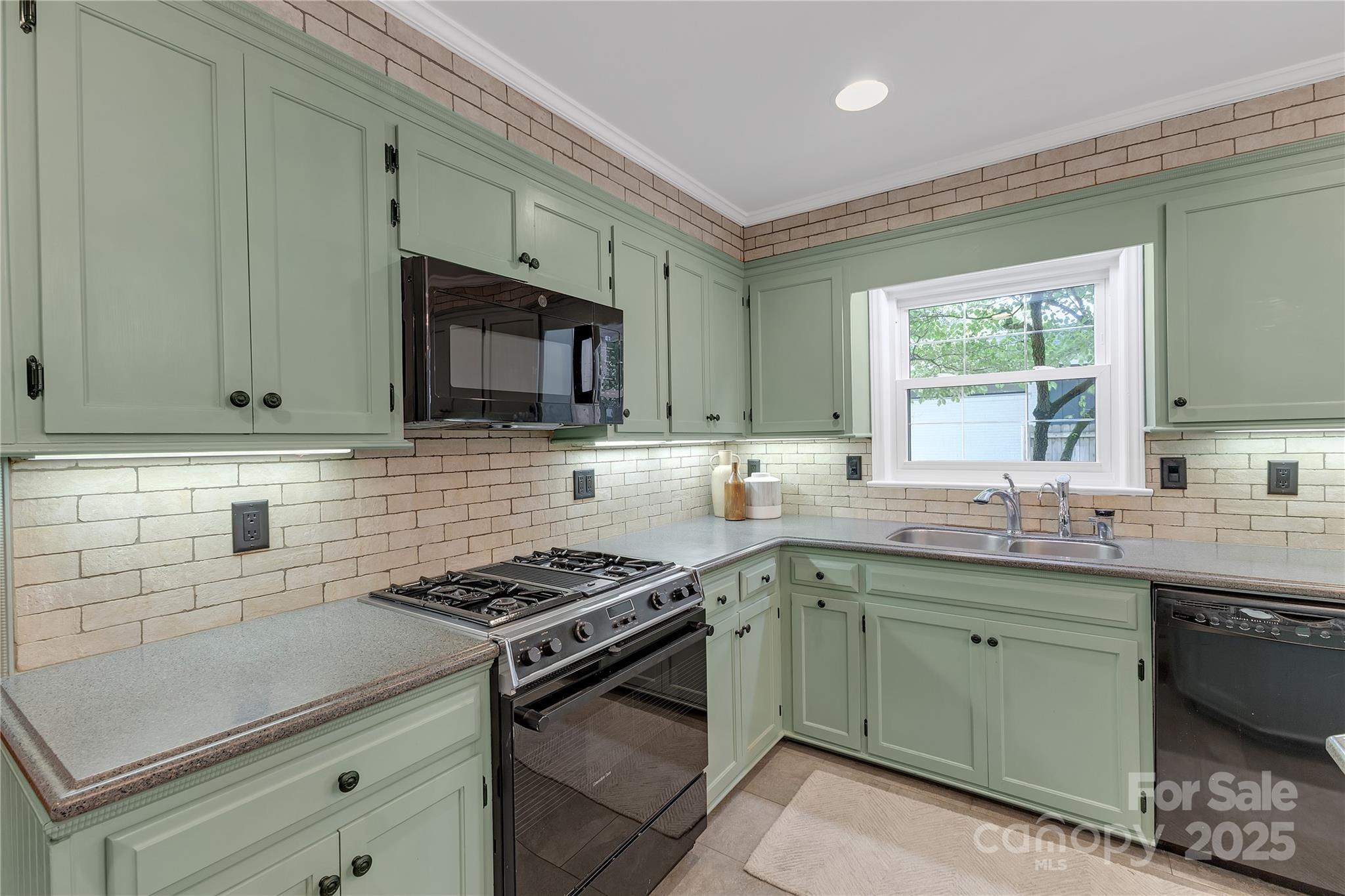 Lansdowne - Residential