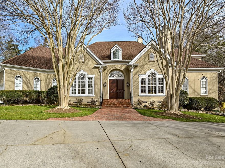 Stately hard coat stucco home sits on a .65 acre cul-de-sac located just minutes from the heart of South Park. 4573 square feet. Two-story foyer with beautiful millwork and hdwd floors and high ceilings. Flanking the foyer is a private paneled study. Octagonal dining room is lovely and opens to the great room. Wet bar with wine fridge.  Great room provides a lovely space for formal or informal entertaining around the stacked stone fireplace that is open to the gourmet kitchen, remodeled in 2018 with stainless steel appliances, granite counters, and six burner range.  Mudroom has a pool powder room and access to the backyard. Screened porch provides additional space to entertain overlooking the travertine pool deck. Primary suite on main level overlooks the pool with spa like bathroom and custom closet. Upper-level features wood floors, 3 generous sized bedrooms; each with bathroom access and a large theater/bonus room.  Abundant storage throughout. Don't miss it!