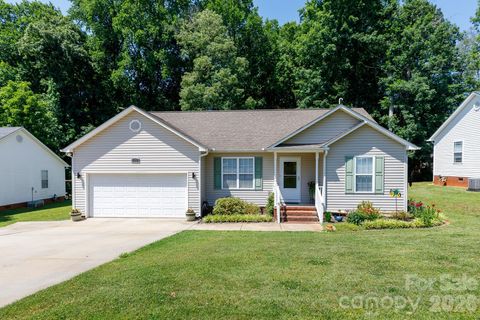 Photo of 2312 Nuthatch Drive, Rock Hill, SC 29732 (MLS # 4385824)