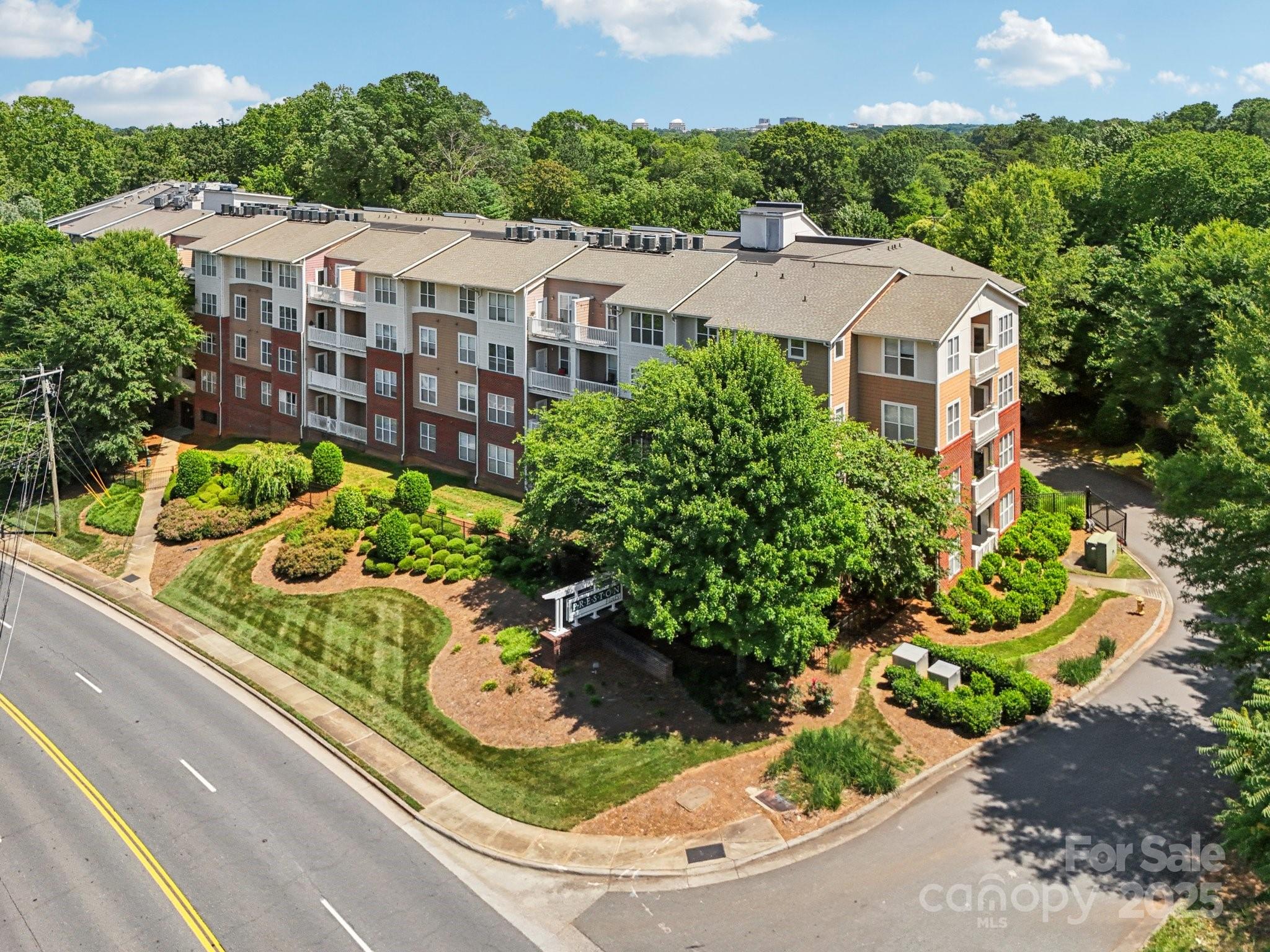 1000 E Woodlawn Road 411