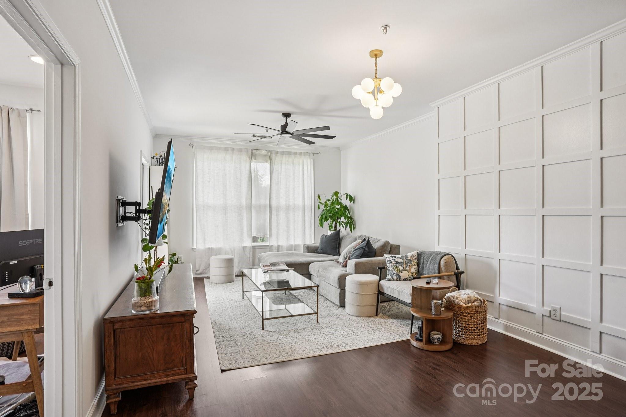 1000 E Woodlawn Road 411
