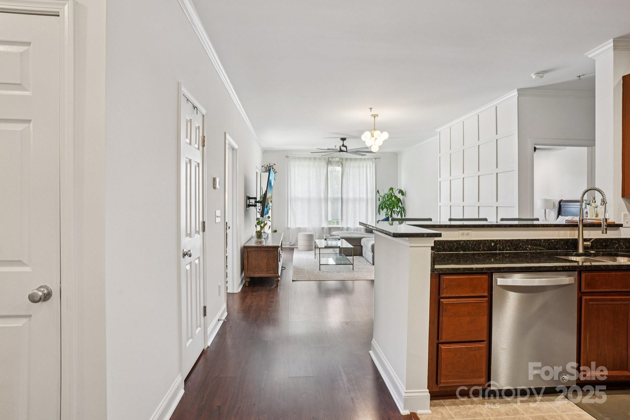 1000 E Woodlawn Road 411