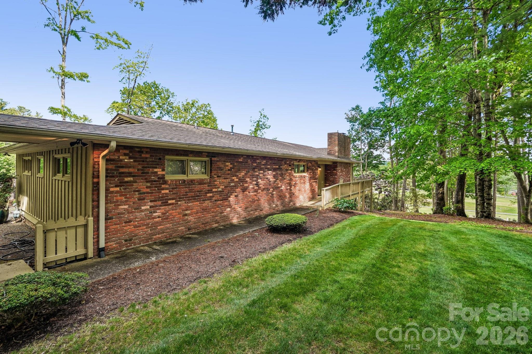 3 Greenbriar Woods Circle