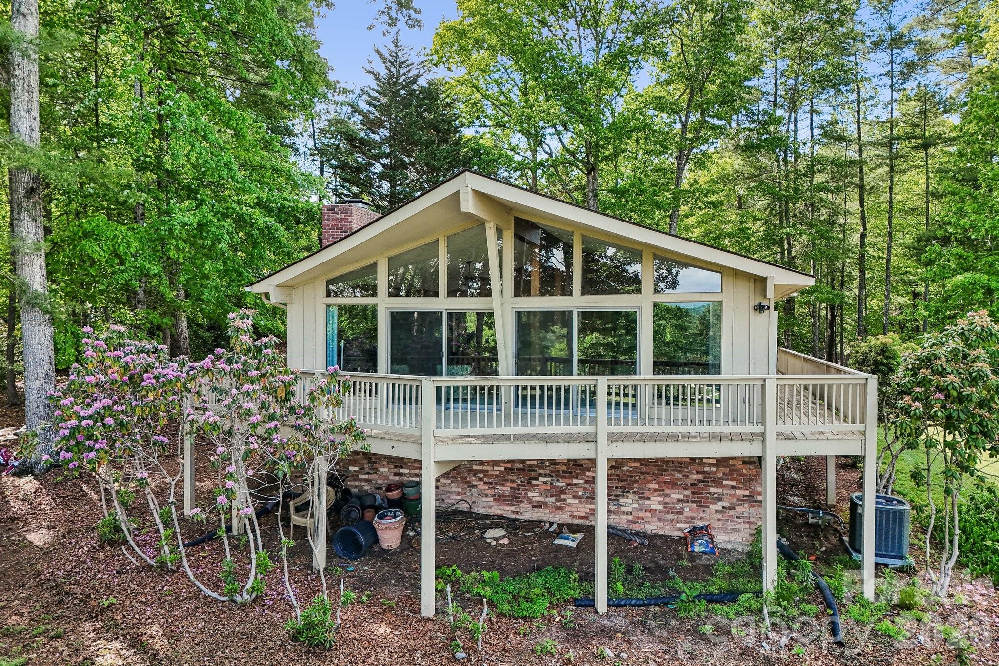 3 Greenbriar Woods Circle