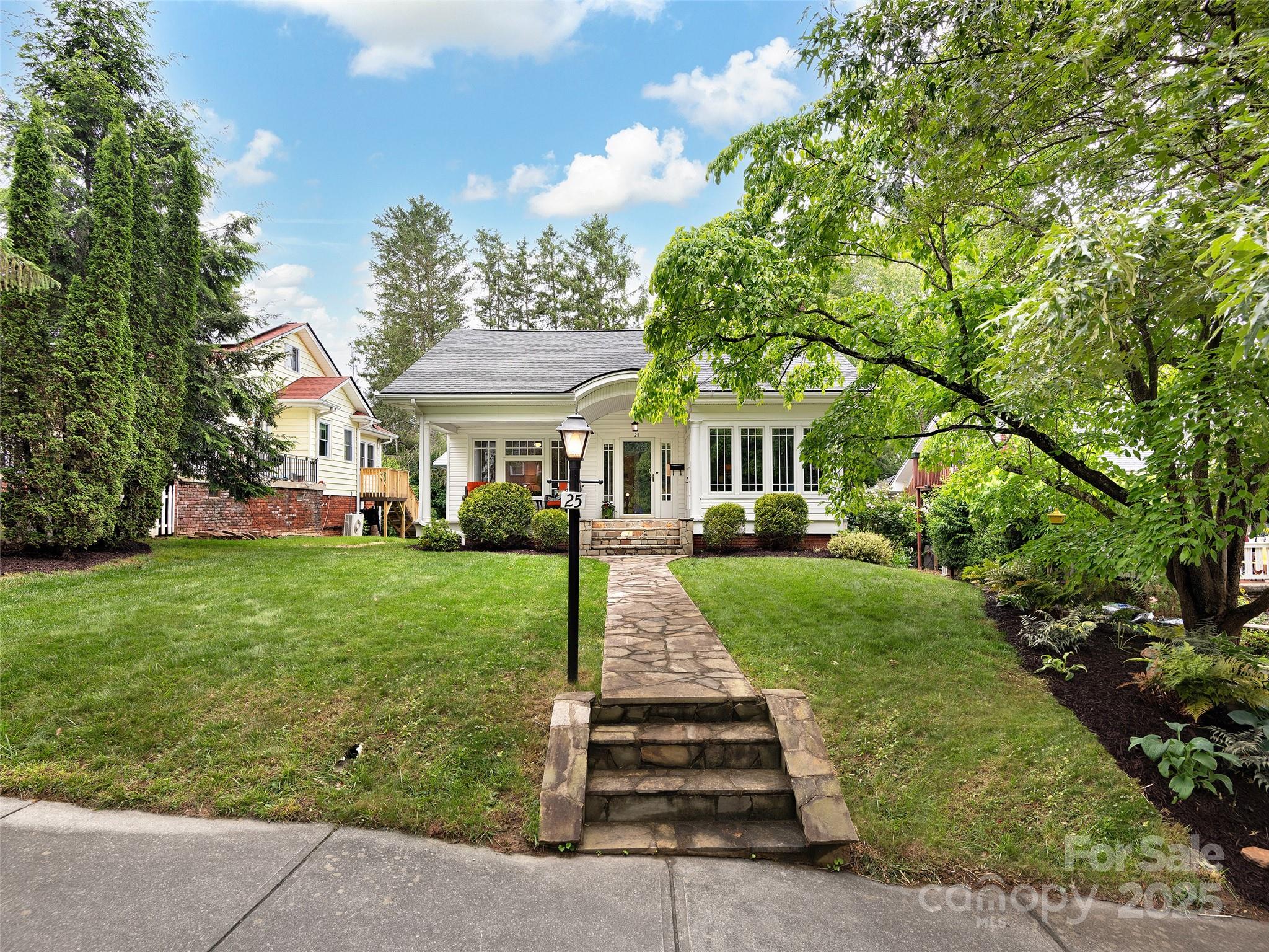 25 Mount Vernon Circle