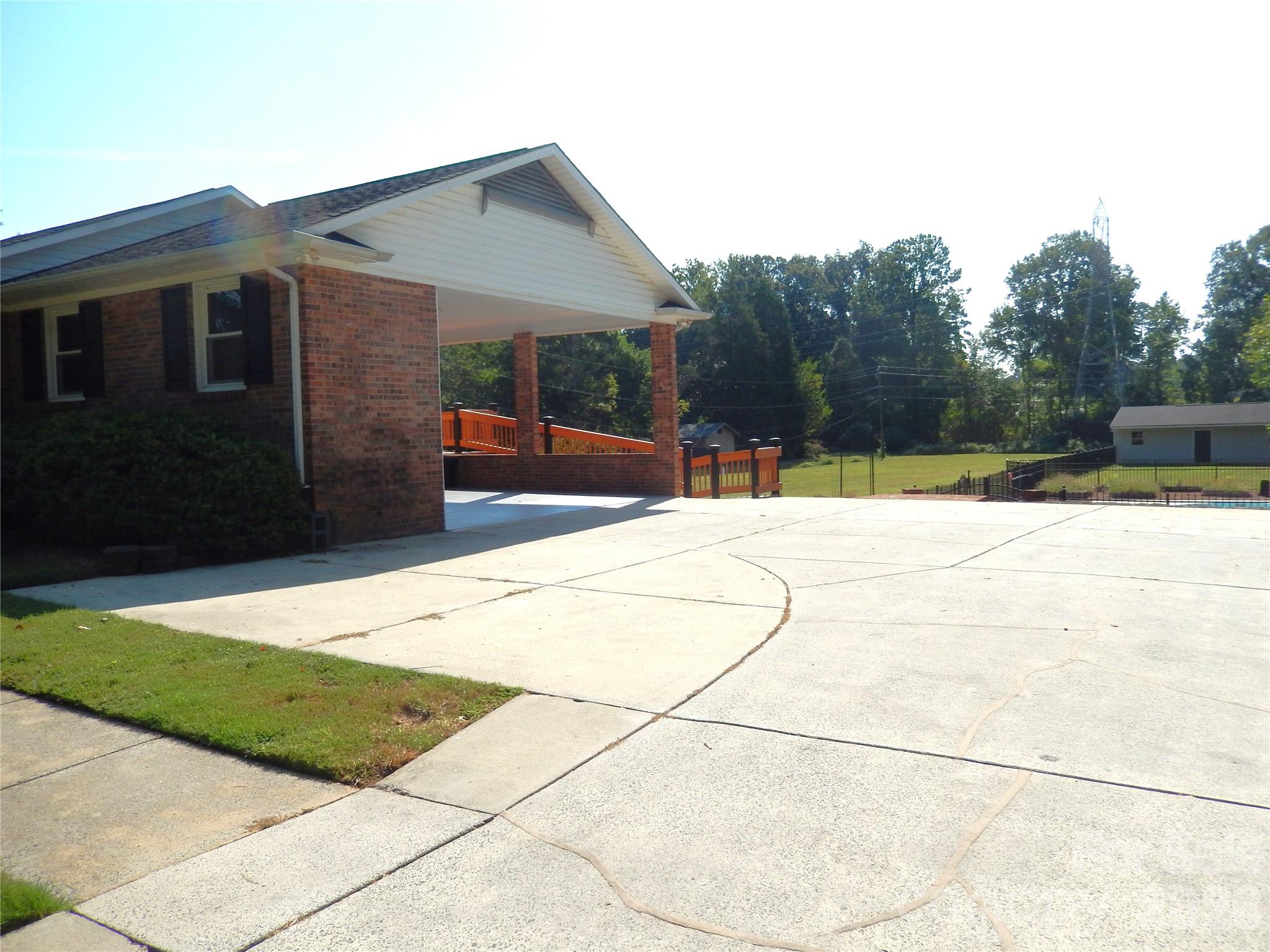 6700 Pine Lake Lane