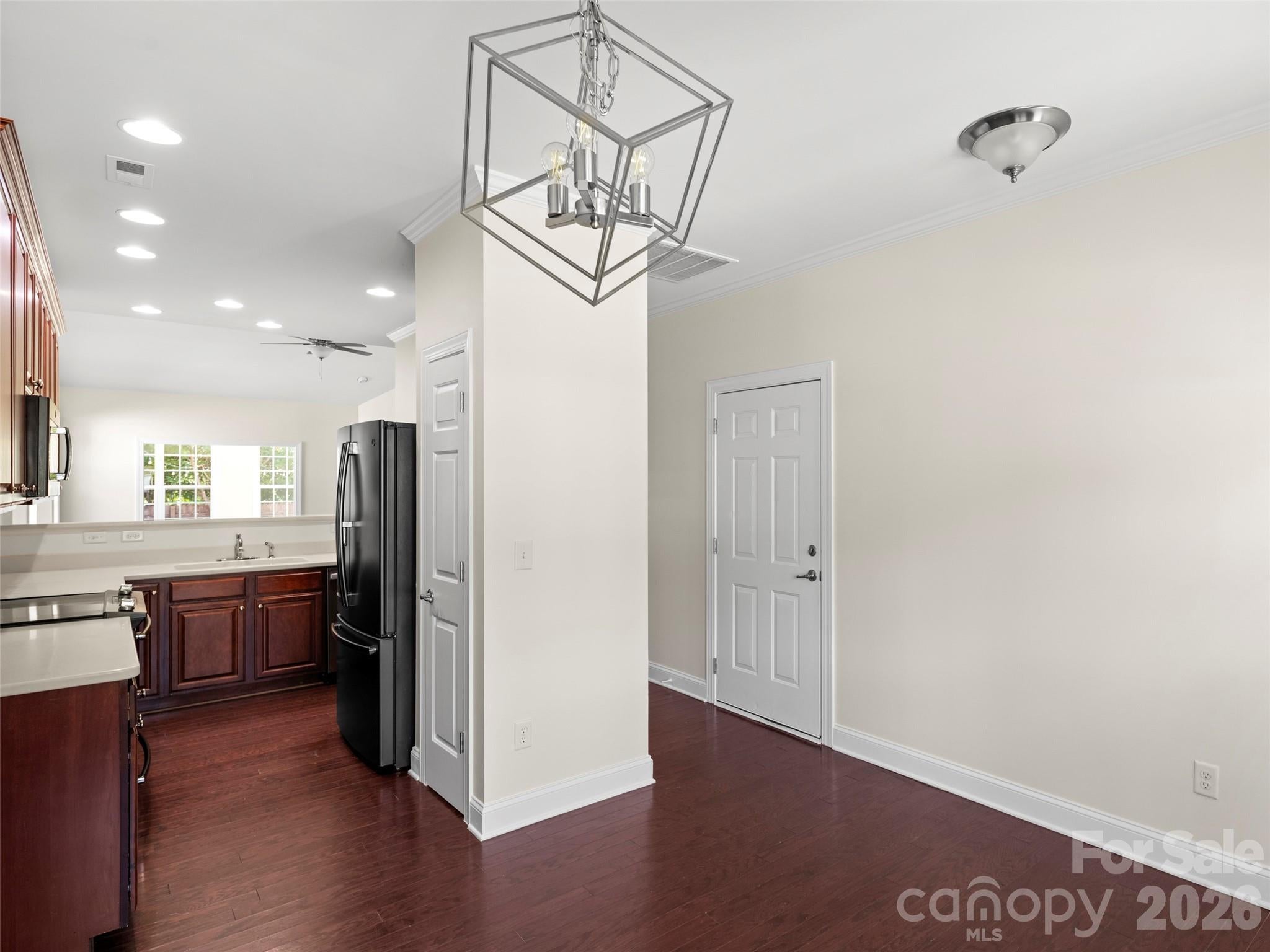 16 Stonebury Drive