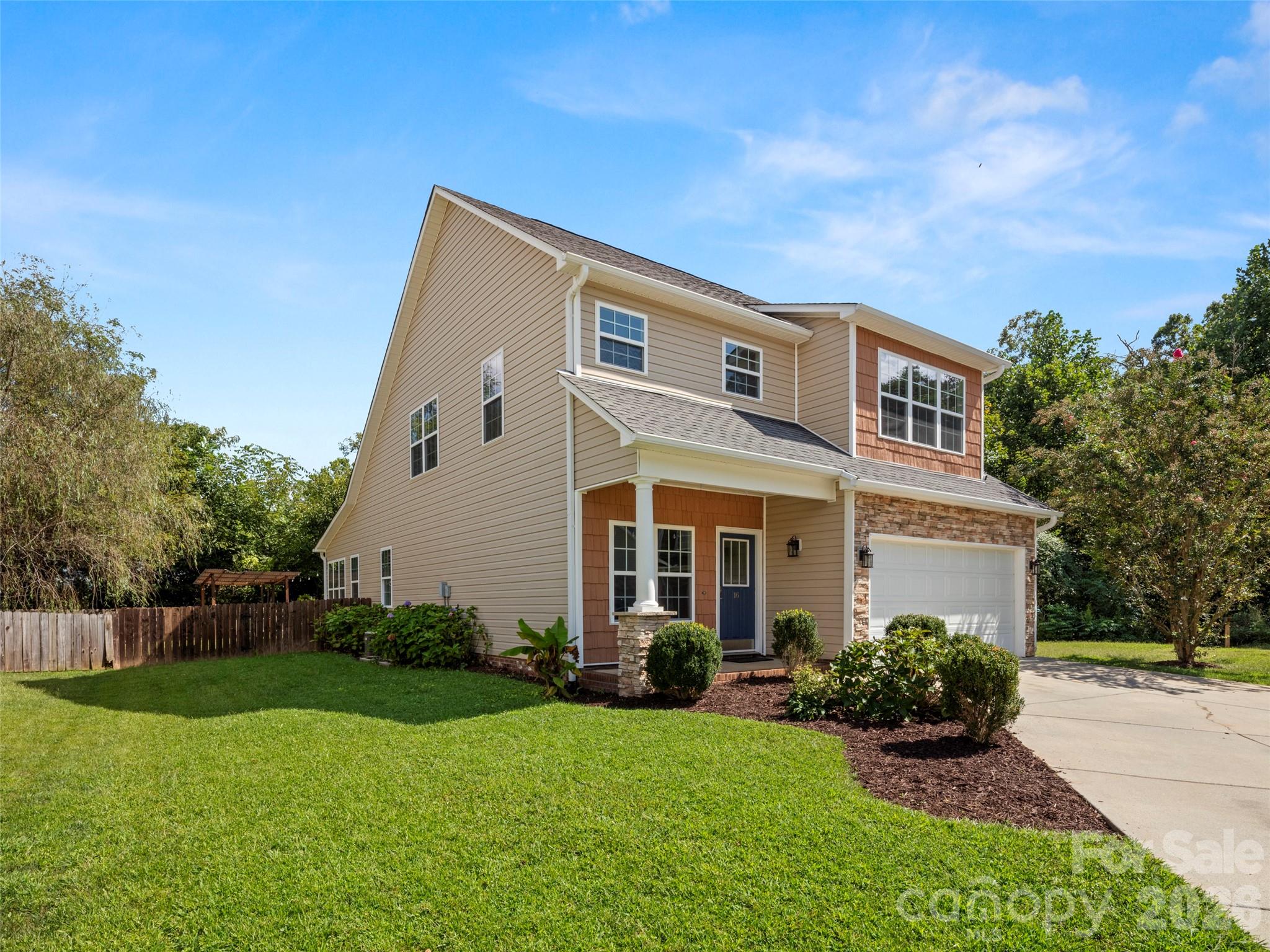 16 Stonebury Drive