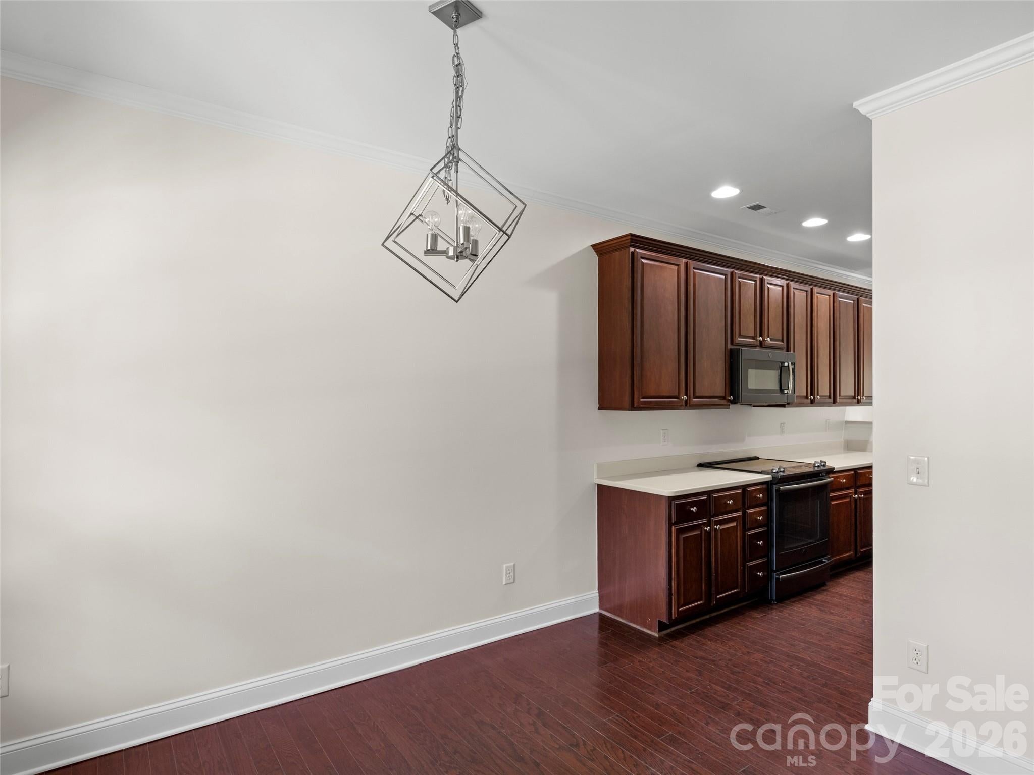 16 Stonebury Drive