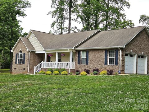 Photo of 111 Old Hickory Drive, Morganton, NC 28655 (MLS # 4376856)