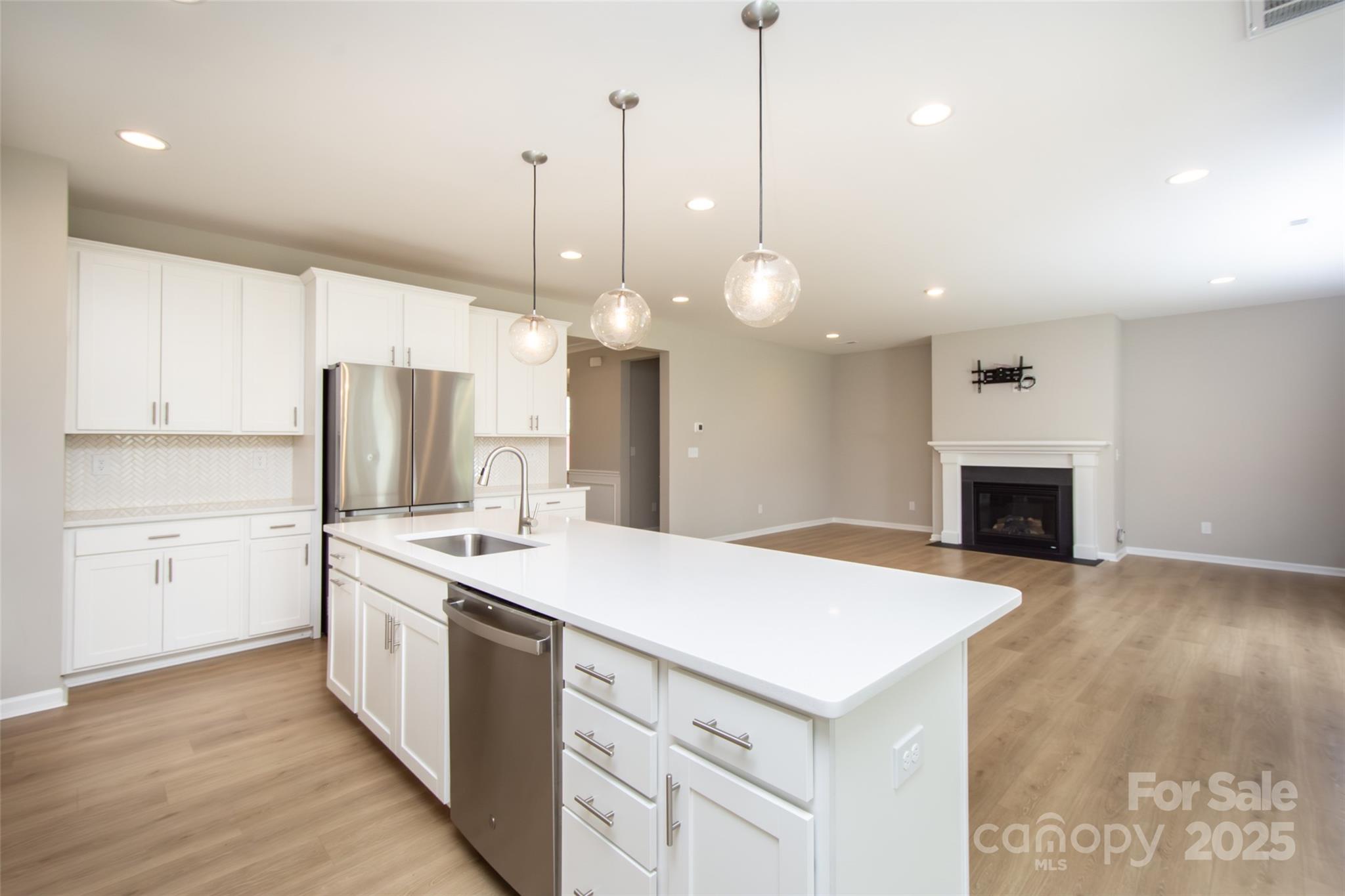 256 W Waterlynn Road