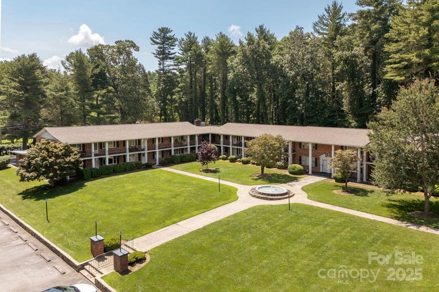 Beautiful condo in Flat Rock. Private corner location with two bedrooms, one full and one half bath, living room with hardwood floors, kitchen with updated appliances, pantry, tile floors and granite tops. Minutes to the Flat Rock Playhouse, Carl Sandburg Historic Site, restaurants, shopping and downtown Hendersonville.