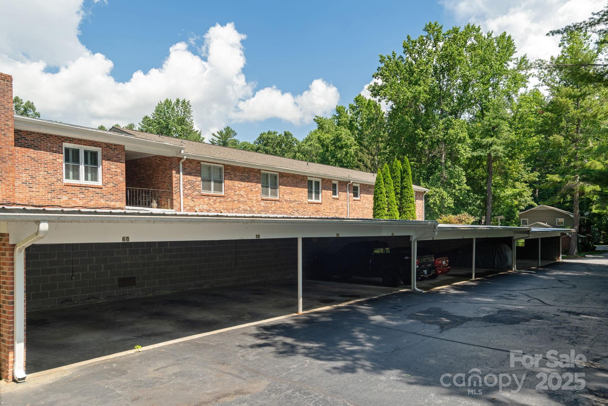 Flat Rock Manor - Residential