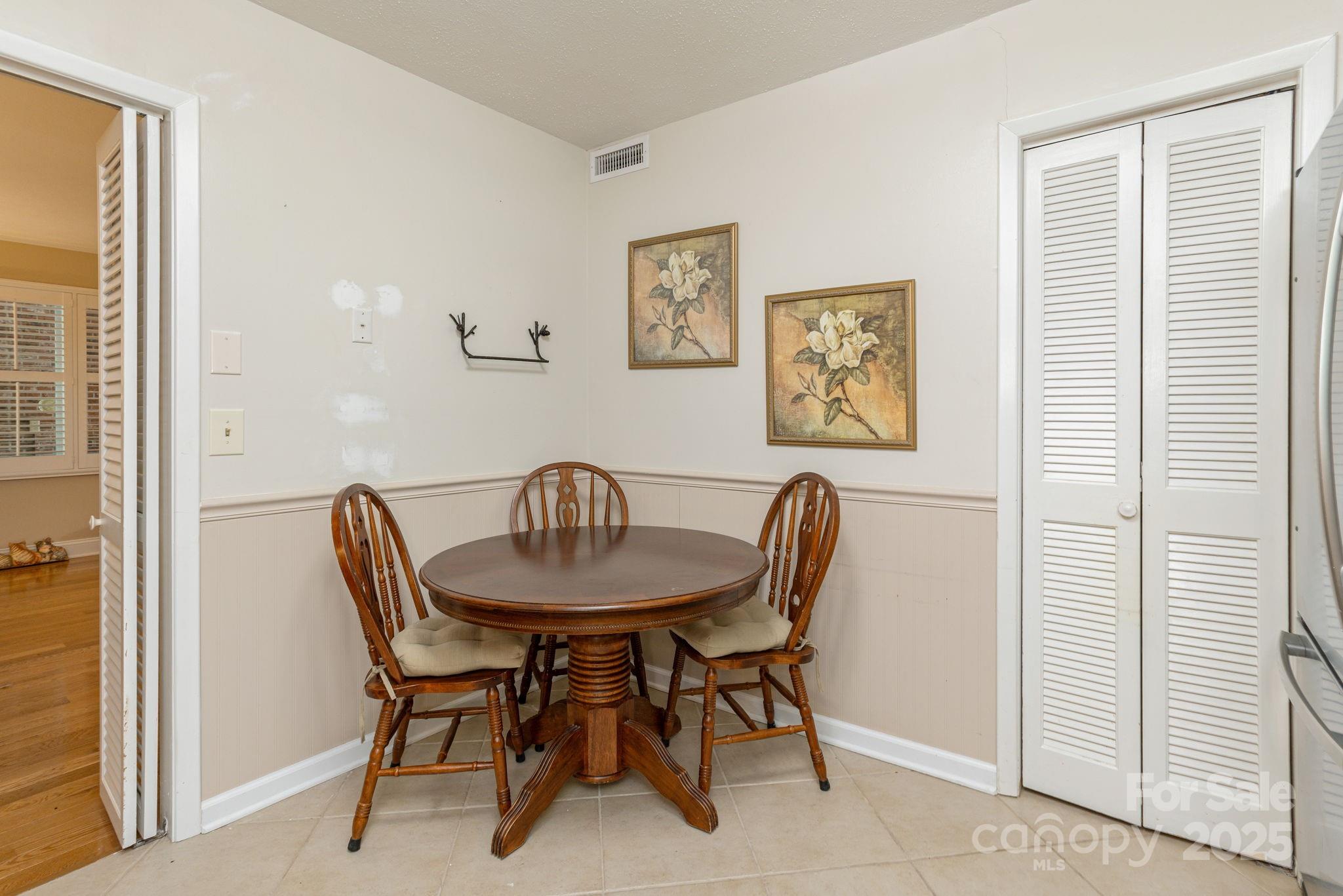 Flat Rock Manor - Residential