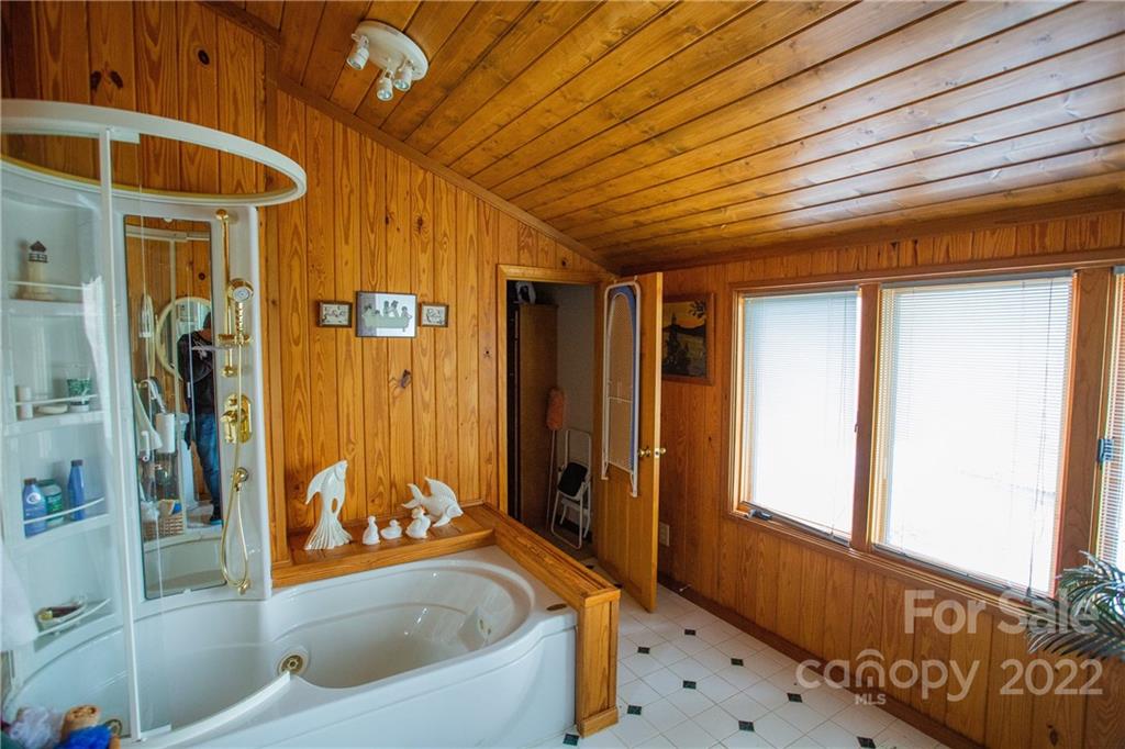 Lake Hickory - Residential