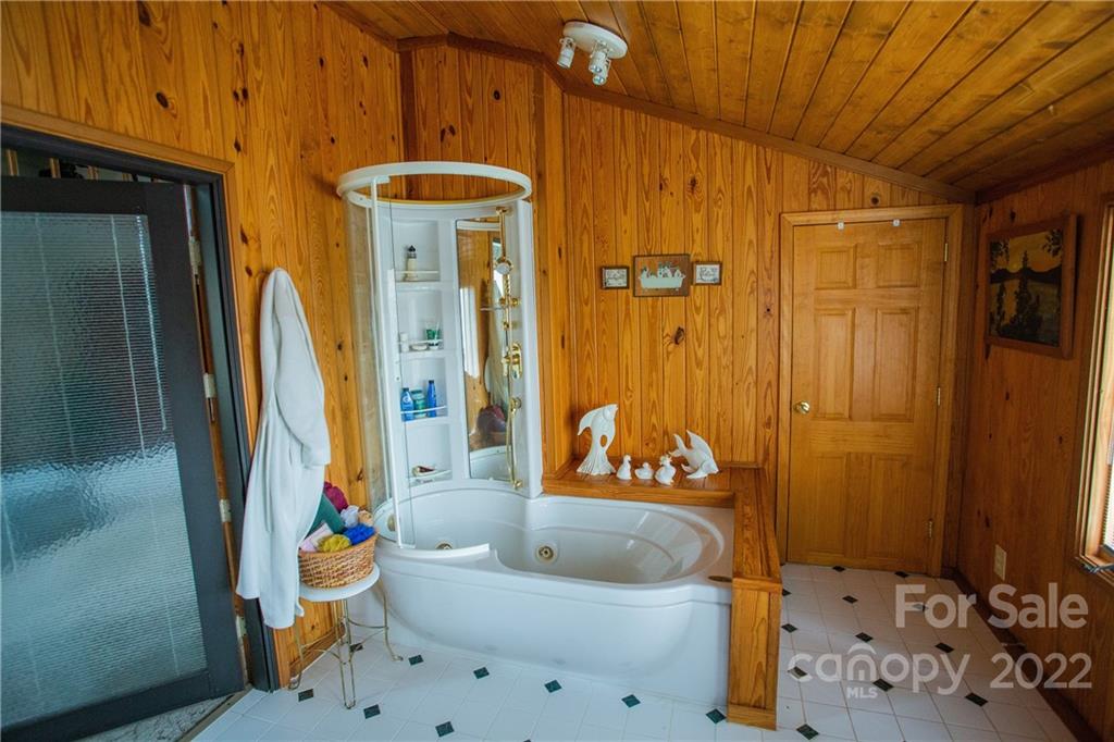 Lake Hickory - Residential