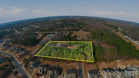 Photo of 16716 Watermelon Lane, Charlotte, NC 28278 (MLS # 4346940)