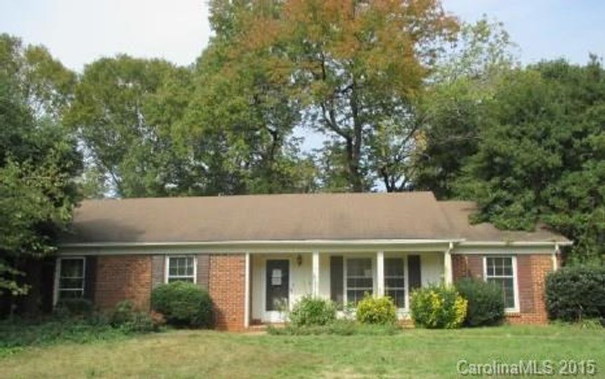 Time Limit Bid Property. 4.5% Buyer Premium chgd buyer at closing. No contingencies accepted on TLB Properties. REO. Property sold As-Is w/o repair, warranty or Seller Disclosure.  The Listing Broker & Seller assume no responsibility & make no guarantees as to the accuracy of info herein. Seller will accept cash or conventional offers only.