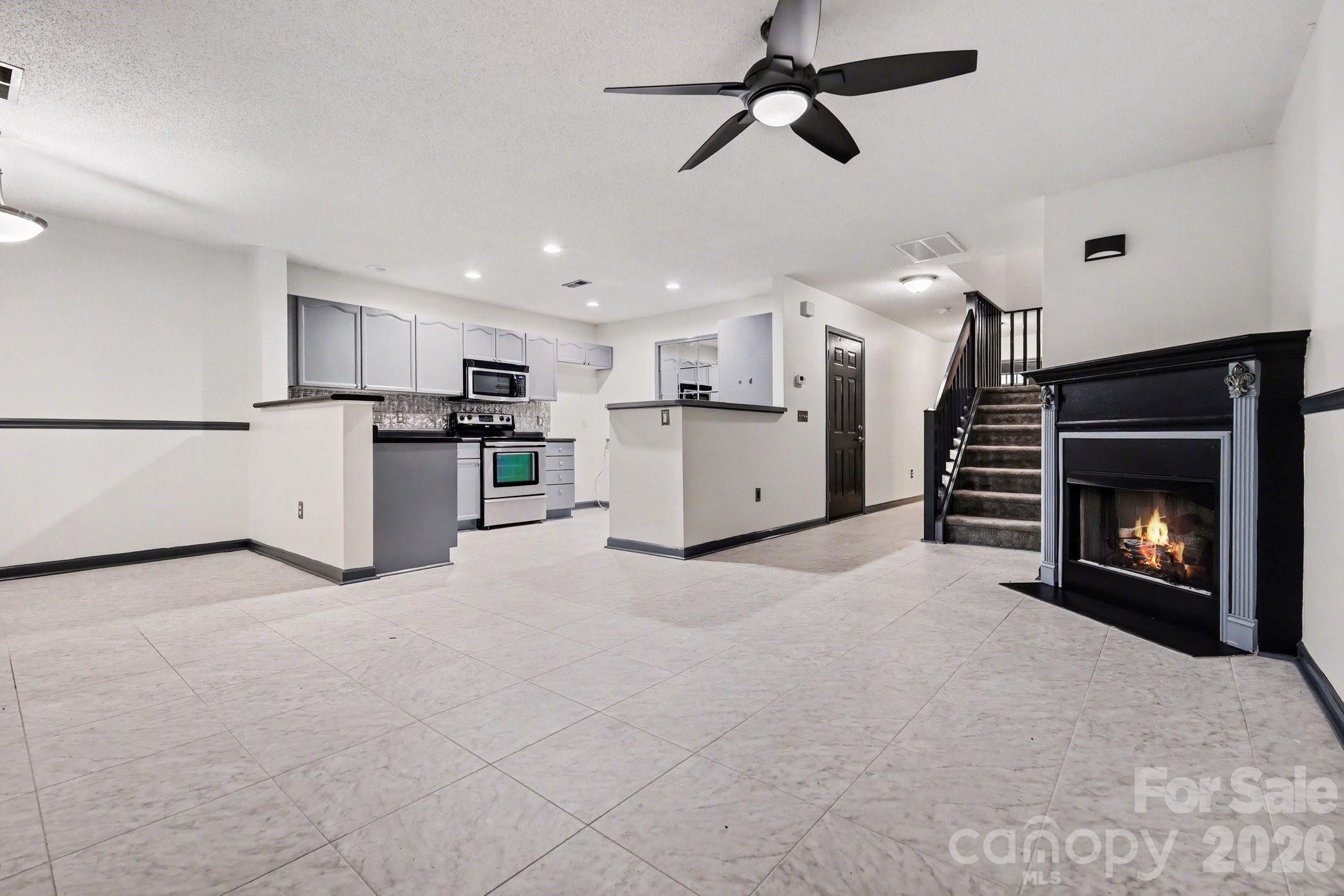 Elizabeth Townes - Residential