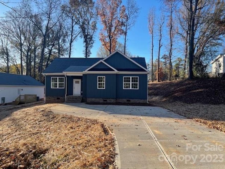 New construction in great neighborhood featuring granite counter tops, stainless appliances, tiled shower, and more! Quiet neighborhood and great schools!