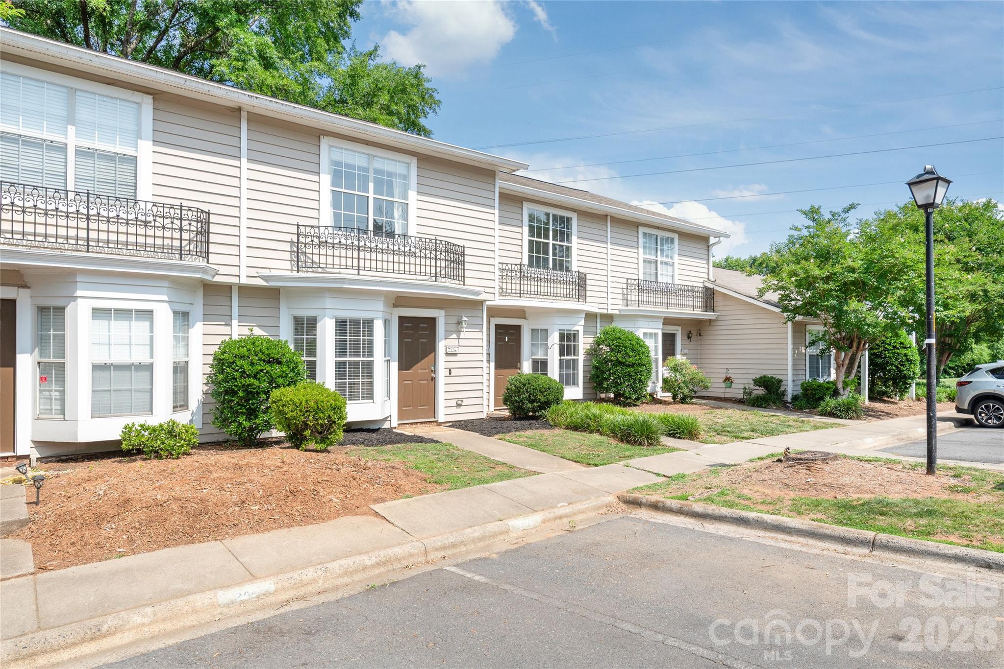 Manor Lake - Residential