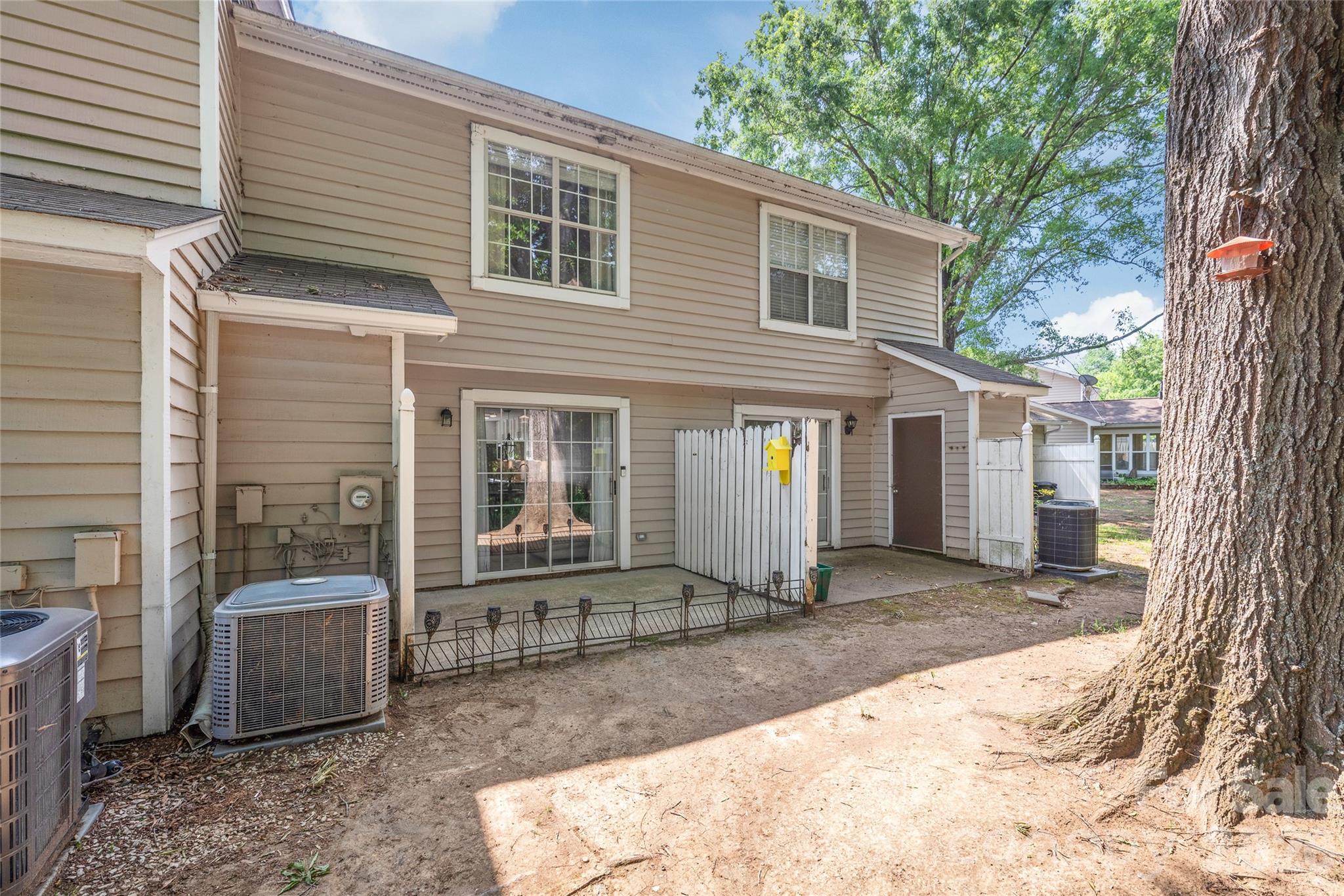 Manor Lake - Residential