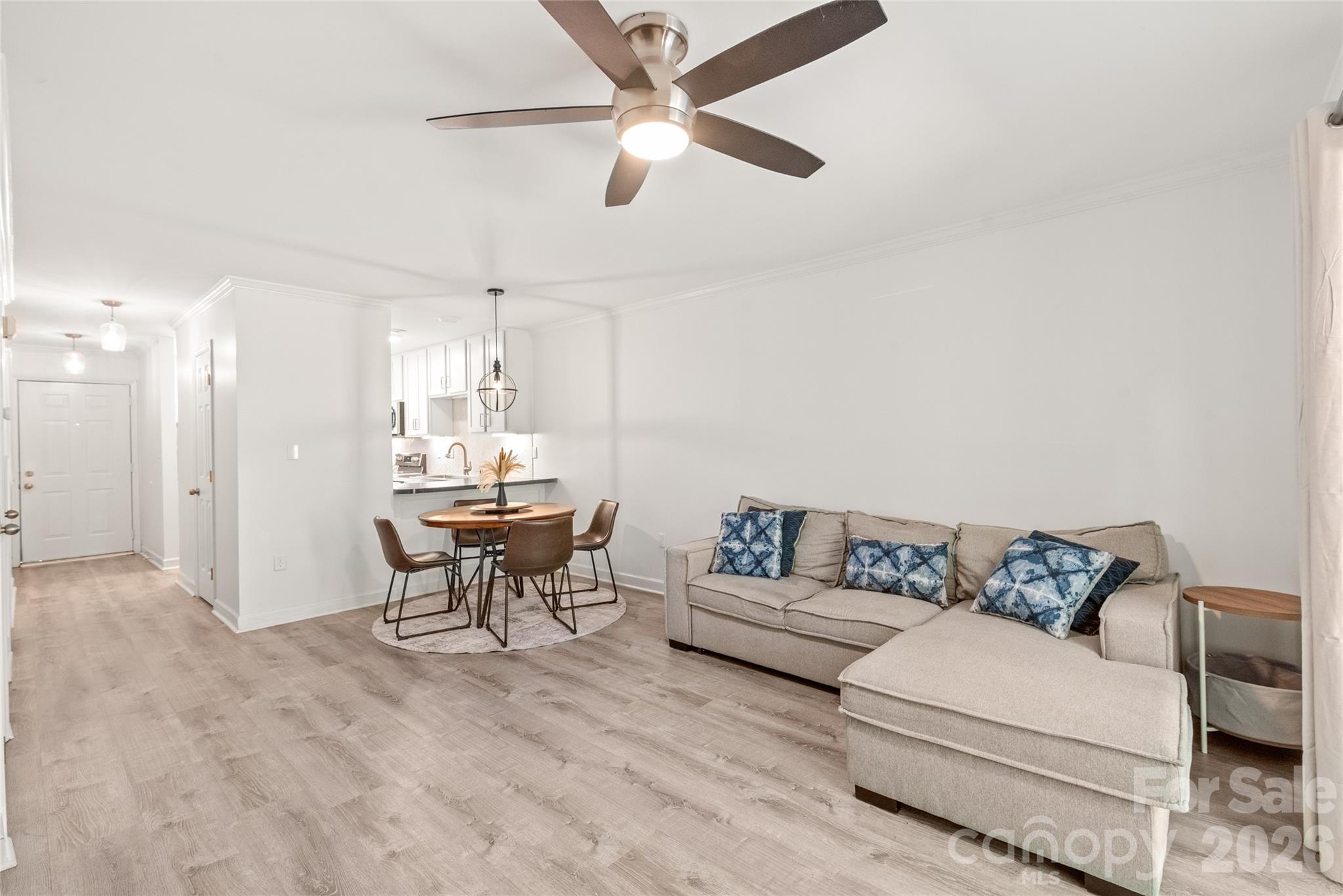 Manor Lake - Residential