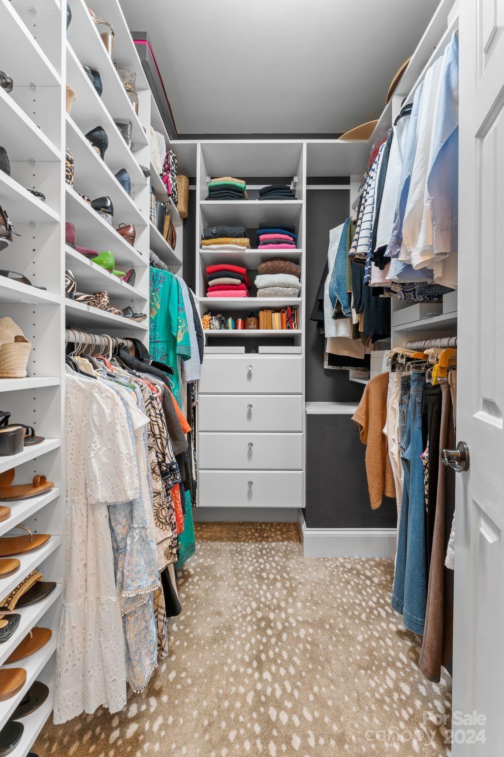 The Peninsula - Residential