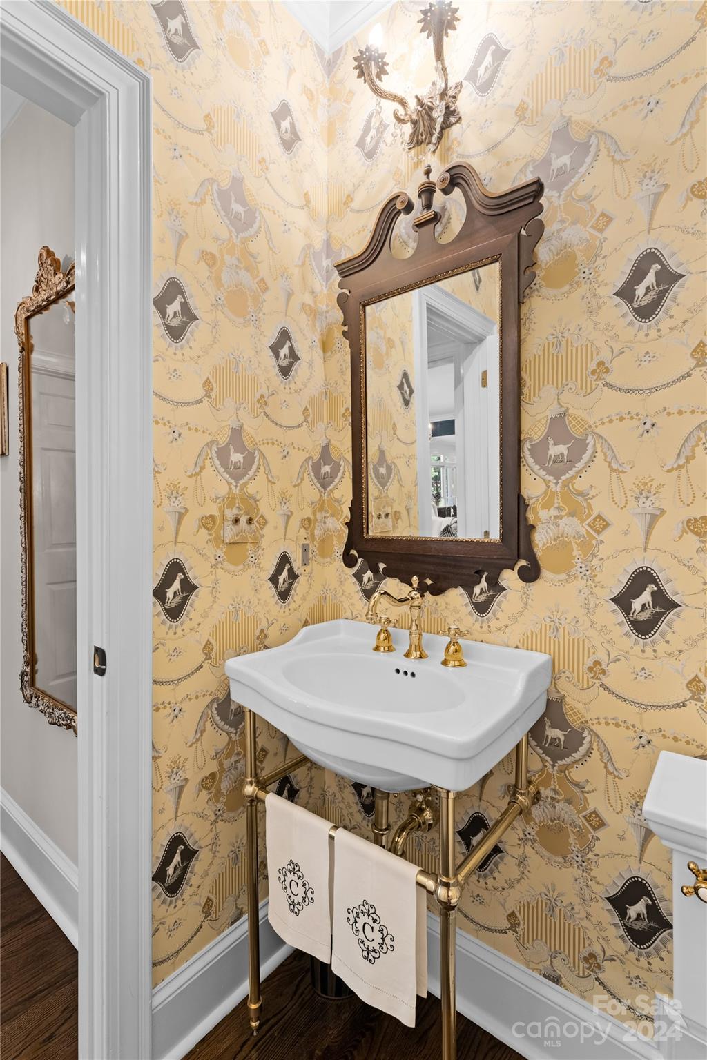 The Peninsula - Residential