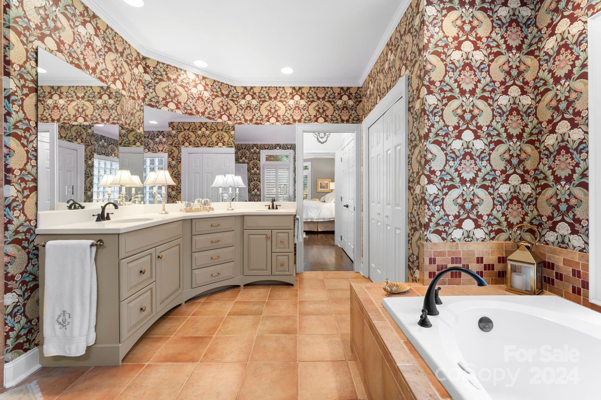 The Peninsula - Residential