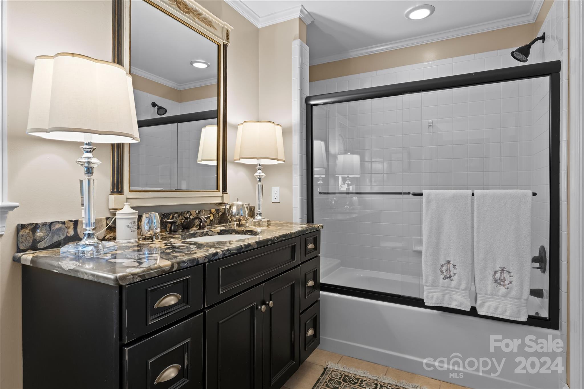 The Peninsula - Residential