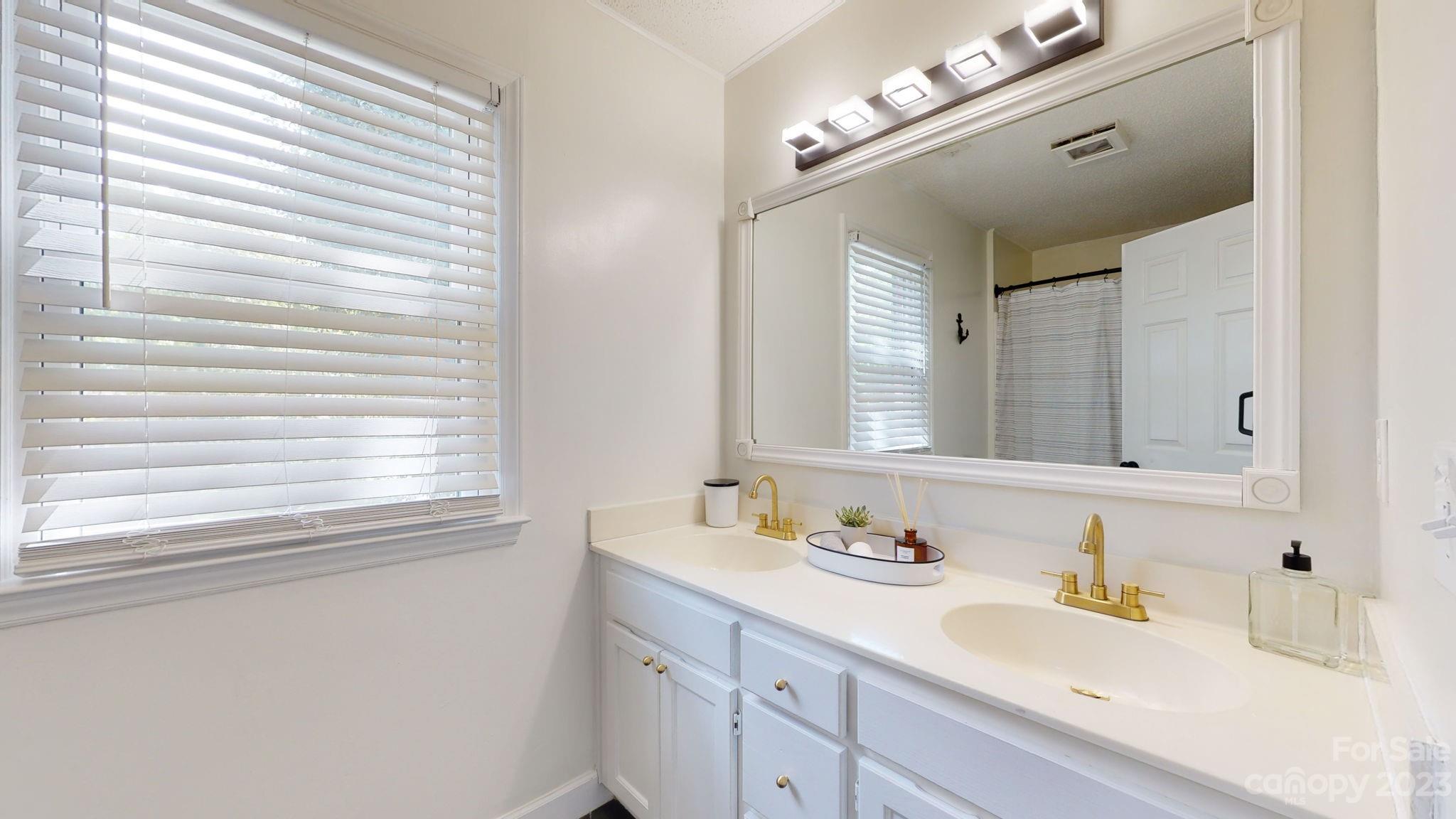 Brownes Ferry - Residential