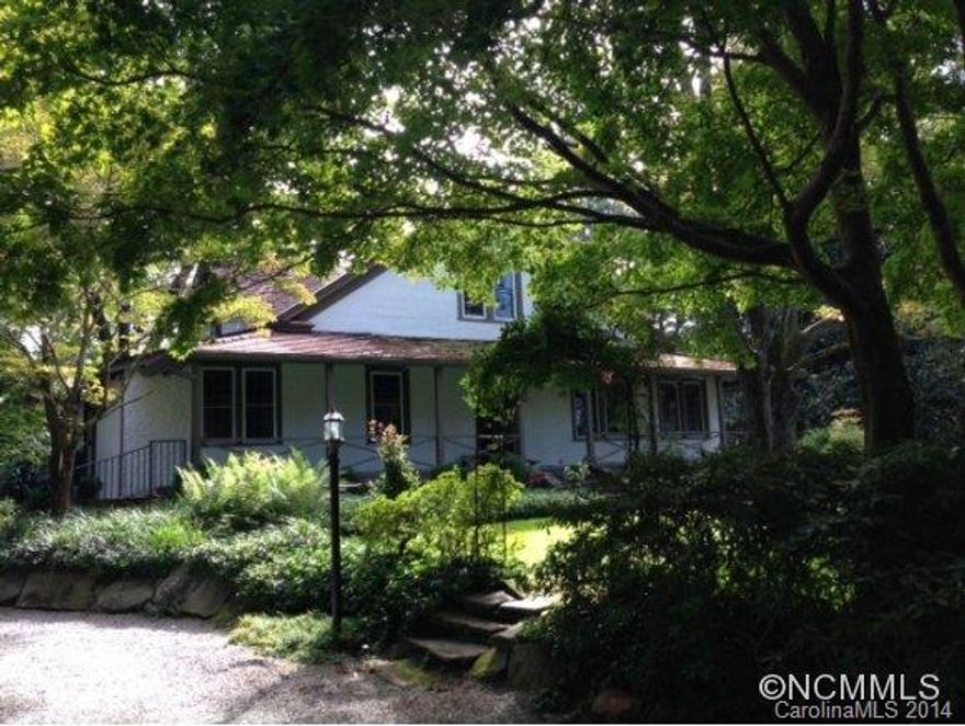 Long Lane Farm, wonderful reminder of Tryon's bygone day.  Originally built in the late 1700 and meticulously updated in 2010 to offer today's living style.  With 8 acres of private and mature gardens Long Lane Farm is for the discerning buyer.