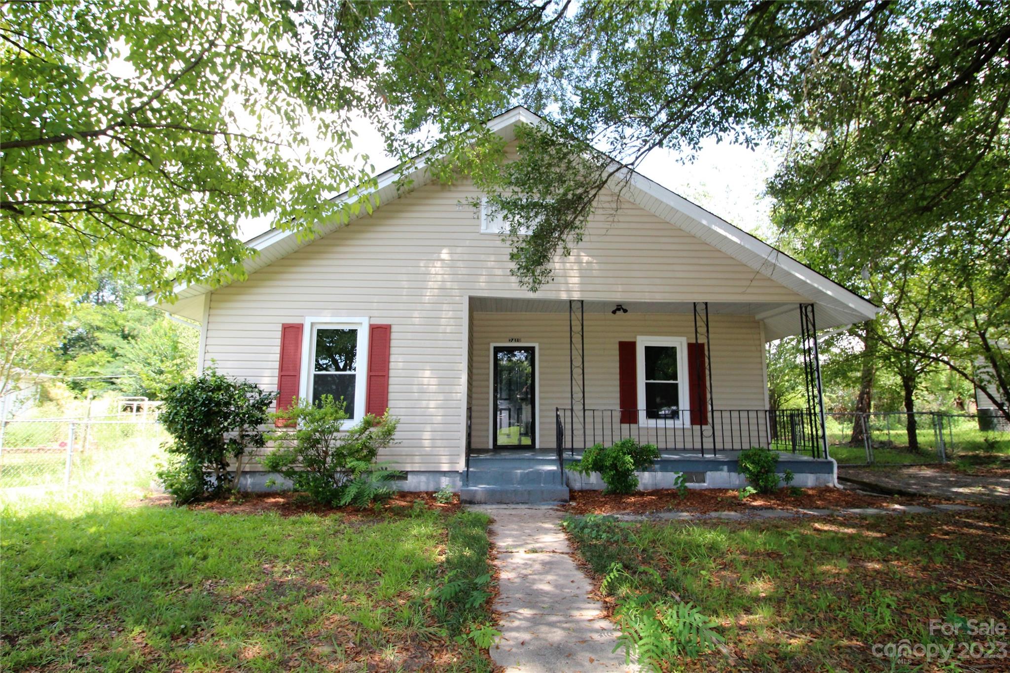 Photo 1 of 33 — 2419 Gardner Street, Gastonia, NC 28056