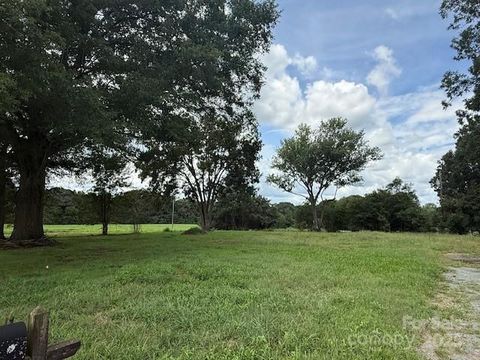 Photo of 4112 McManus Road #2, Monroe, NC 28110 (MLS # 4291890) Photo of 4112 McManus Road #2, Monroe, NC 28110 (MLS # 4291890)