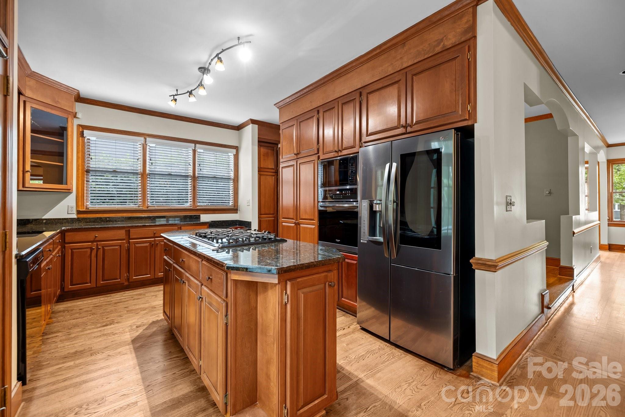 230 N Brackenbury Lane