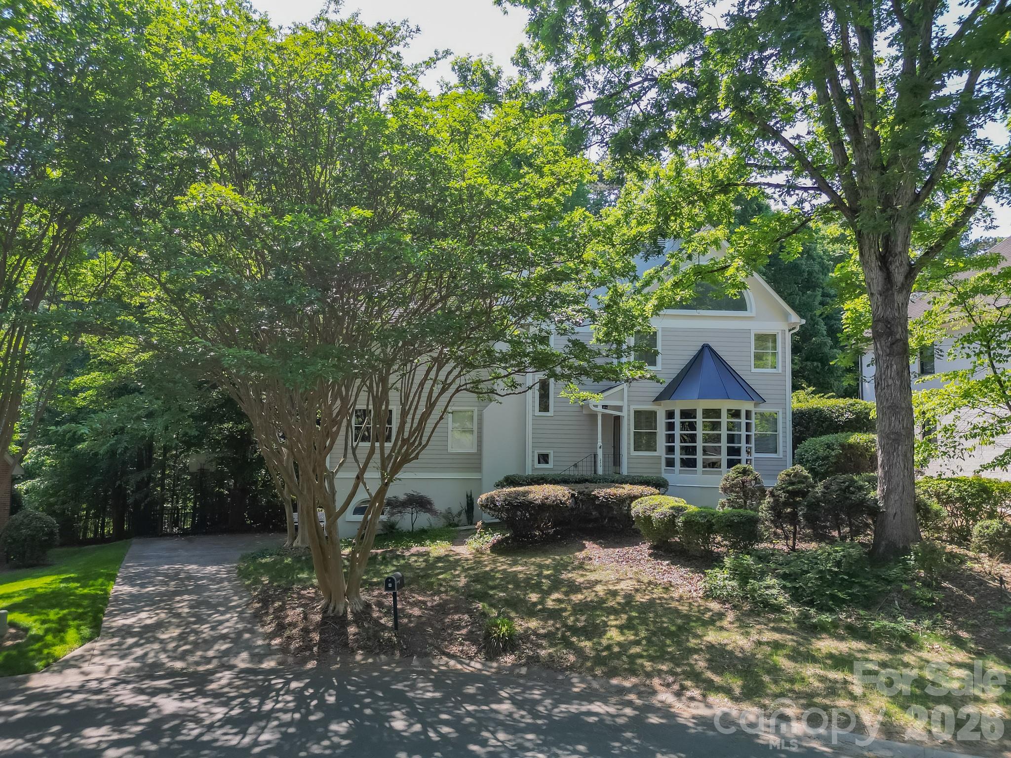 230 N Brackenbury Lane