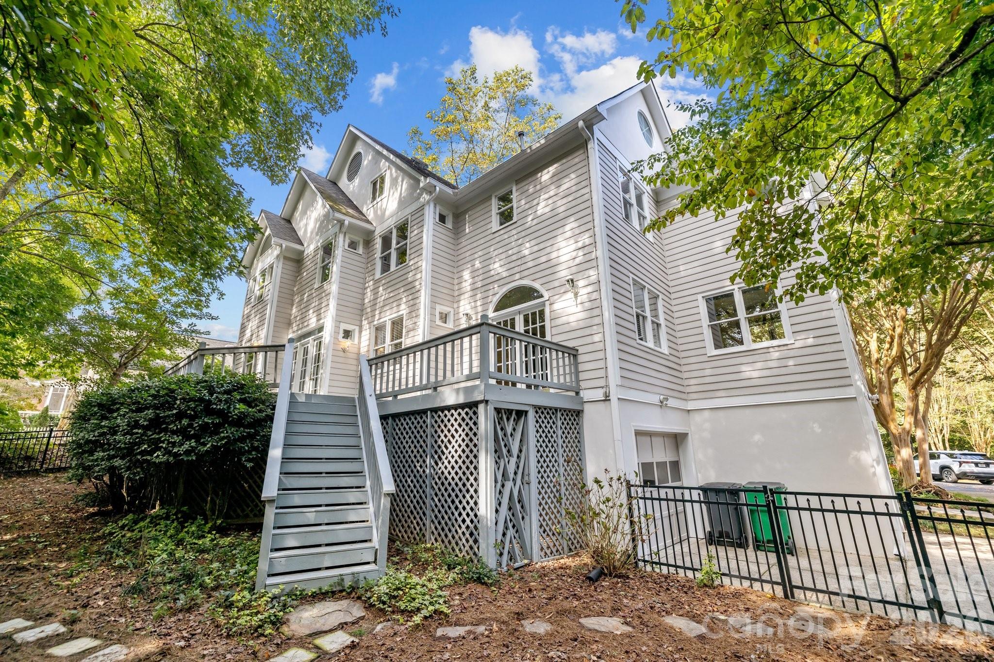 Laodicea - Residential