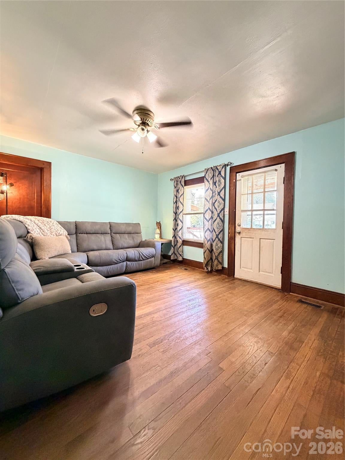 321 21st Street SW 41,42