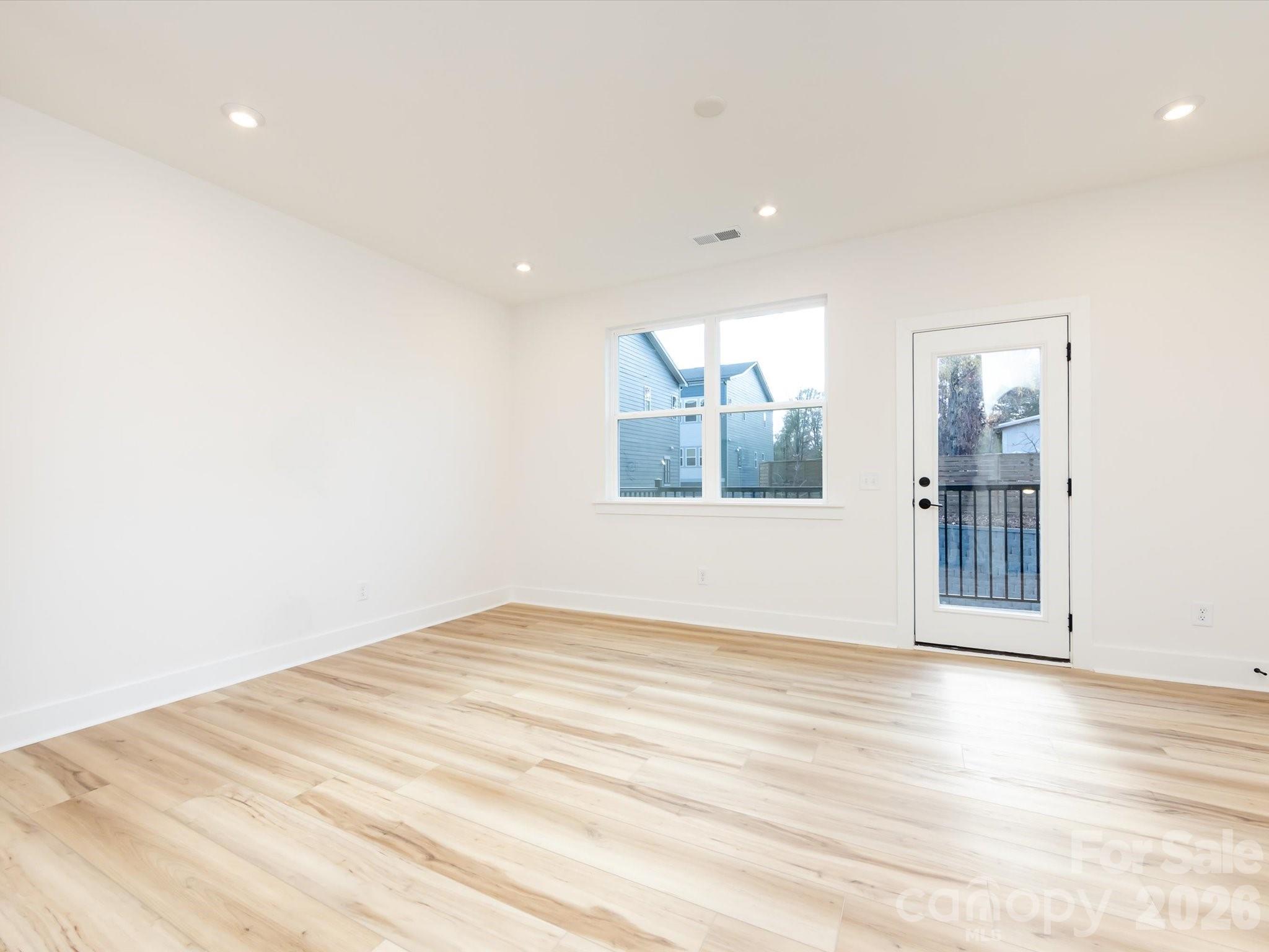 Context at Oakhurst - Residential