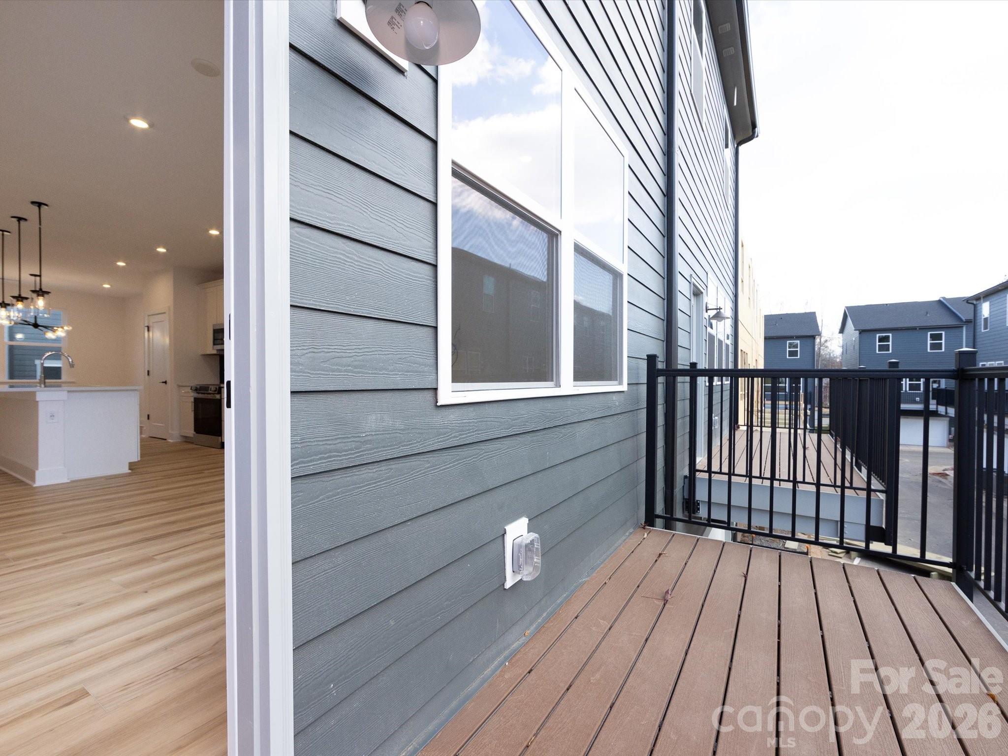 Context at Oakhurst - Residential