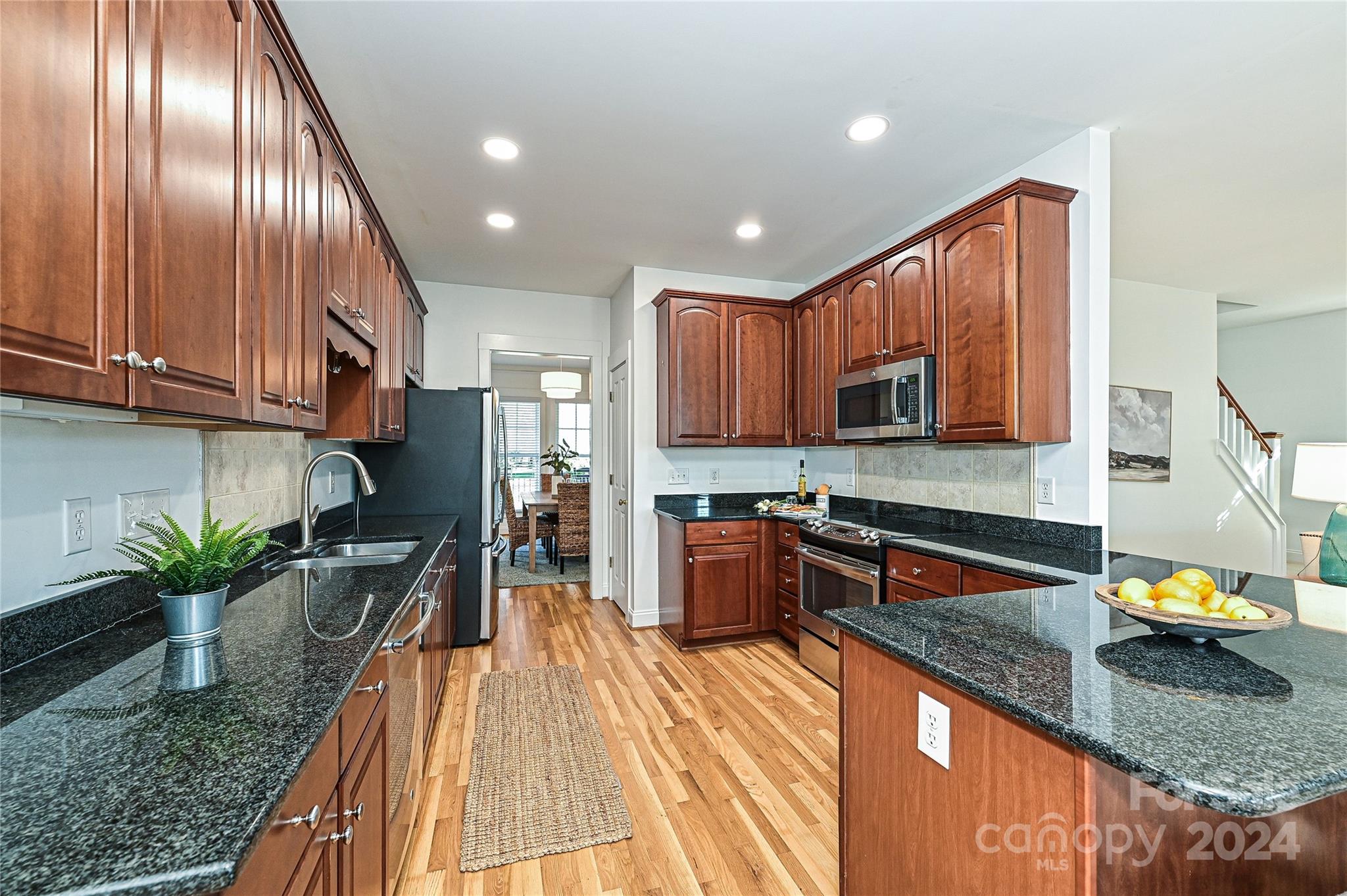 Lake Shore - Residential