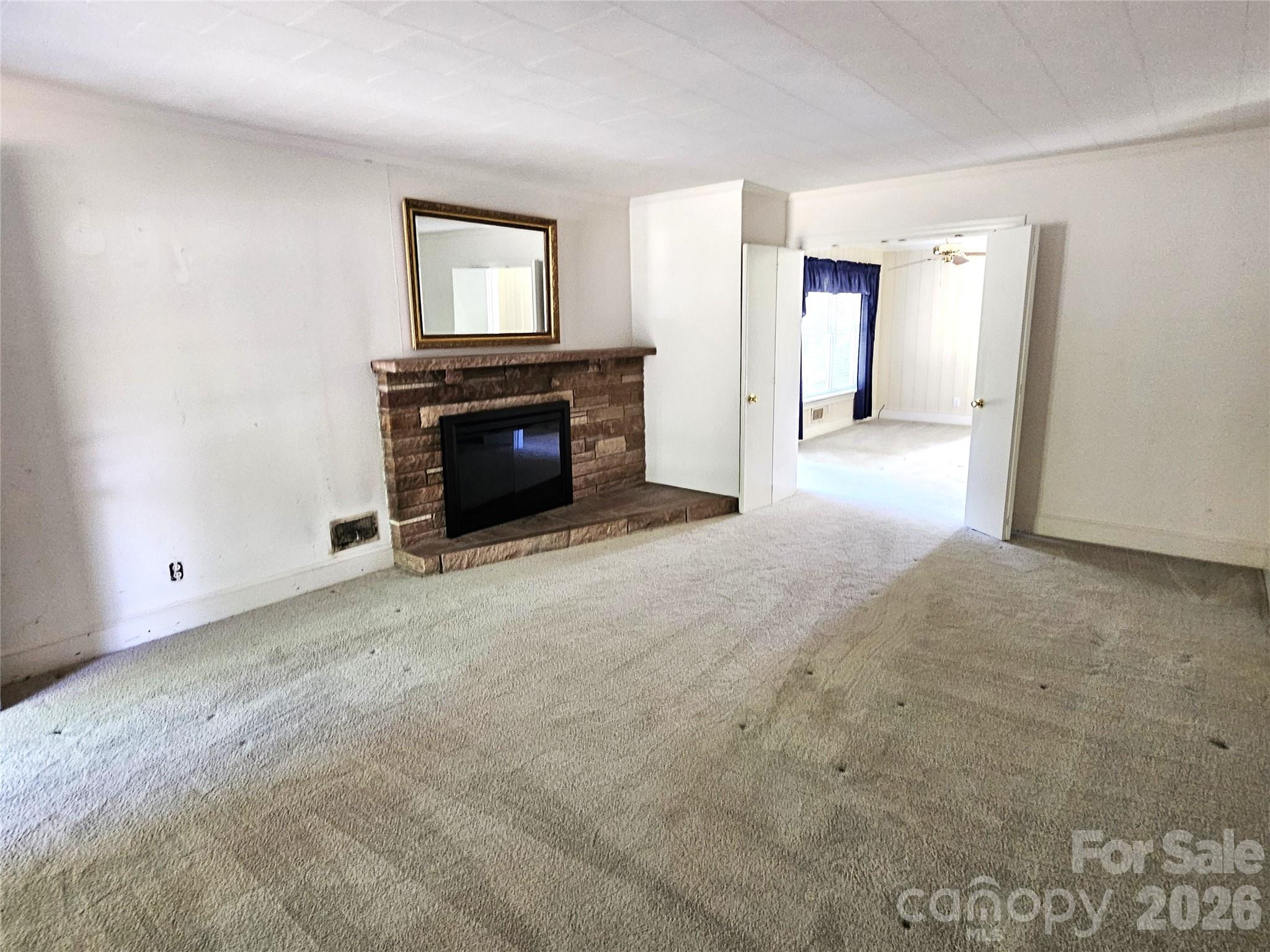 557 Goldmoor Drive NE