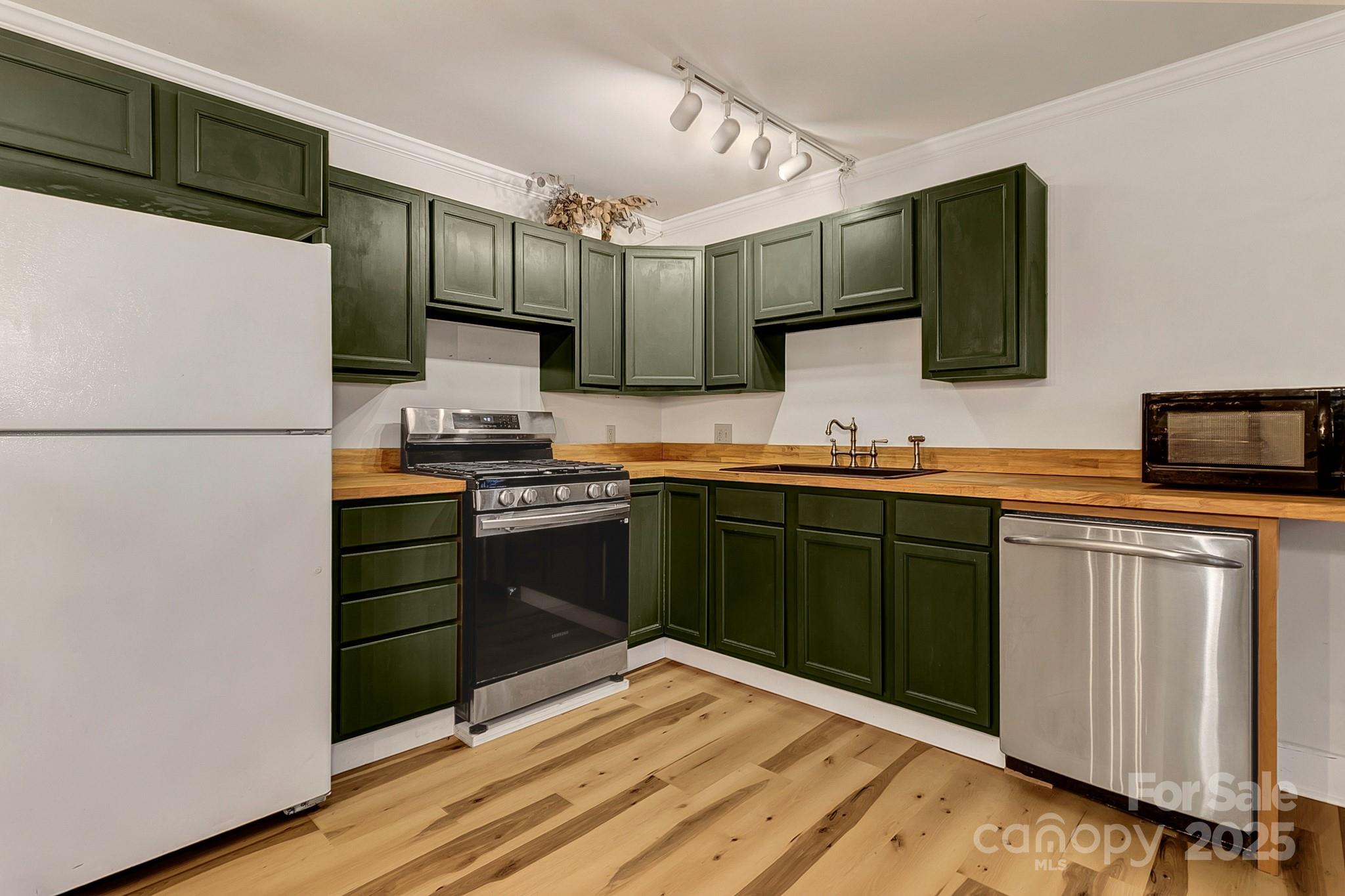 Black Mtn LTD - Residential